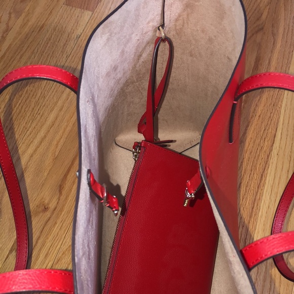 Kate Spade tote with wristlet - Picture 8 of 10